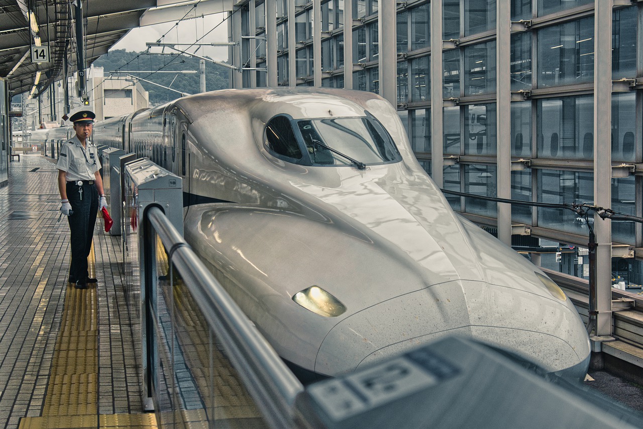 shinkansen, bullet train, railway station-5237269.jpg